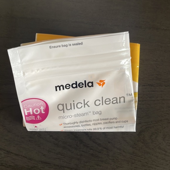 Medela Breastmilk Cooler Set with Quick Clean Micro-steam bags - Picture 4 of 4